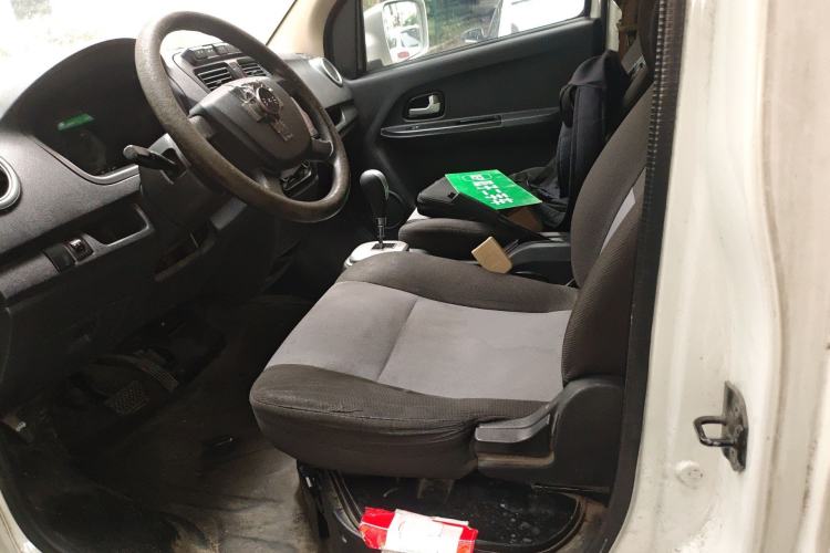 Used CHANGAN KAICHENG Ruixing EM60 2021 Pure Electric Van Transporter 60kW Left Front Seat