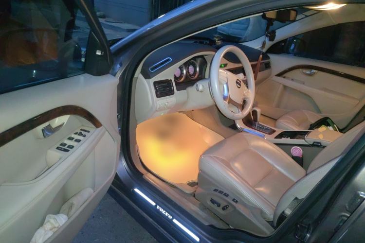 Used Volvo S80L 2011 2.0T ZhiZun Edition Driver Seat