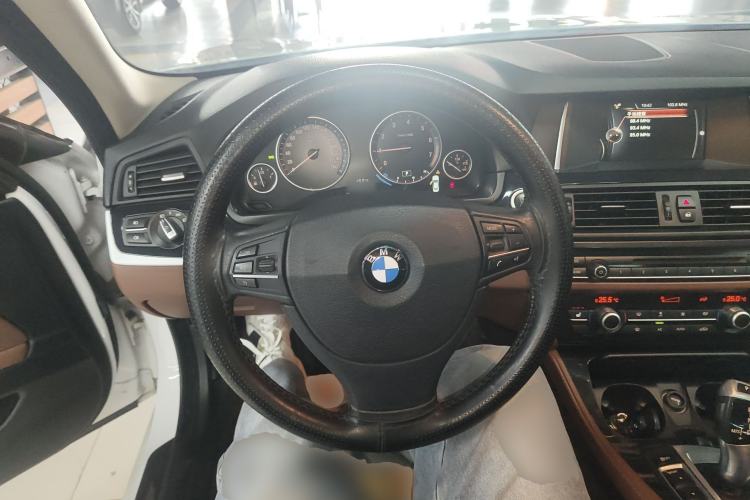 Used BMW 5 Series 2015 520i Elegant Edition