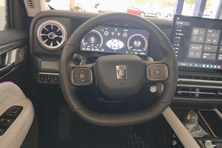 Used Tank 300 New Energy 2025 Hi4-T
