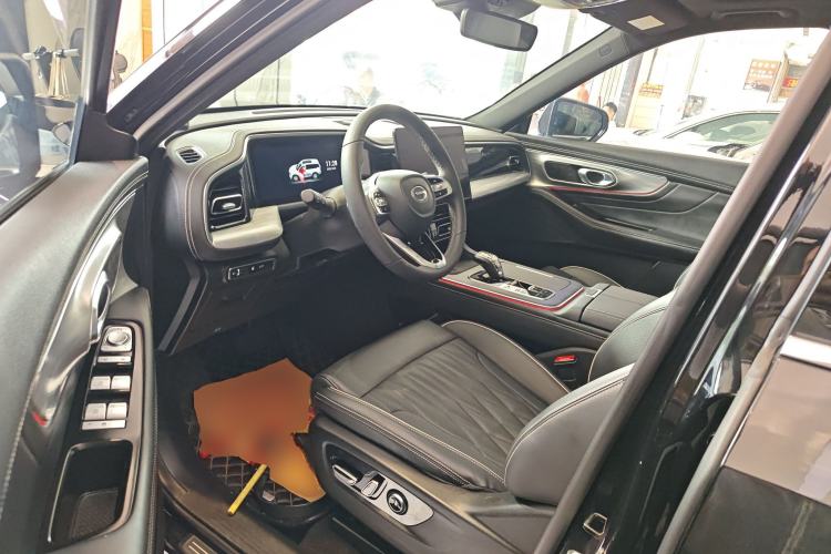 Used GAC Trumpchi GS8 2022 Linghang Series 2.0 TGDI Two-Wheel-Drive Luxury Smart Connectivity Version (7 Seats)
