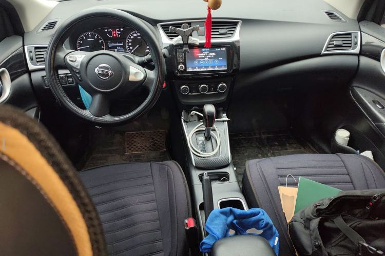 Used Nissan Sylphy 2018 1.6XV CVT Deluxe Edition Center Console