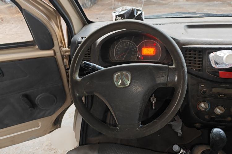Used BAIC Weiwang 306 2011 1.3L base model 7 seats Steering Wheel