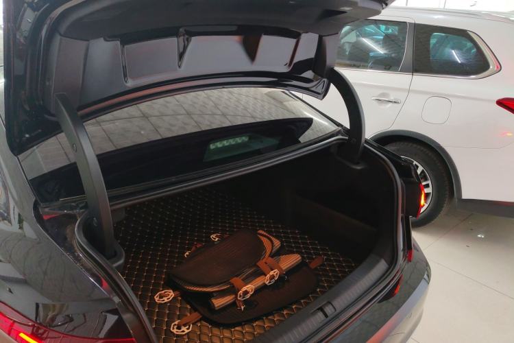 Used Volkswagen Passat 2020 330TSI Elite Edition China VI Trunk