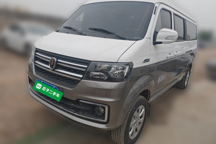 Used Jinbei New Hiace X30L 2024 Wealth Edition Passenger Van 5/6/7 Seater Front-Mounted Air Conditioning