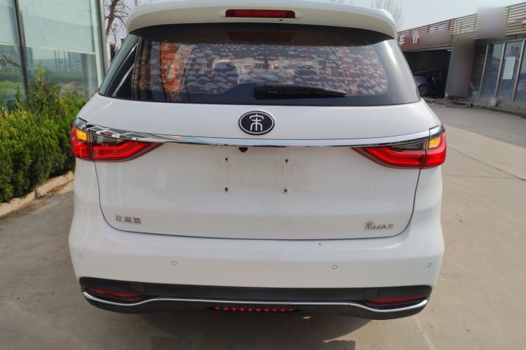 Used BYD Song MAX 2017 1.5T Manual Smart Connect Luxury 7-Seater
