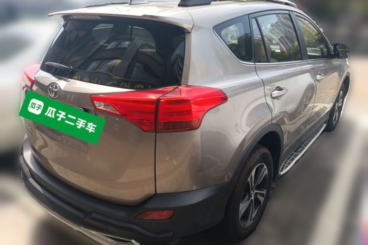 Used Toyota RAV4 2015 2.0L CVT Two-Wheel Drive Fashion Edition
