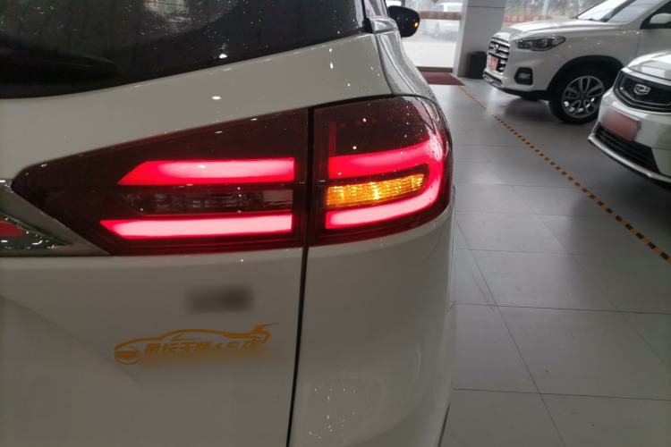 Used Geely Auto Emgrand X7 Sport 2018 2.0L Manual Two-Wheel Drive Zhiya Version
