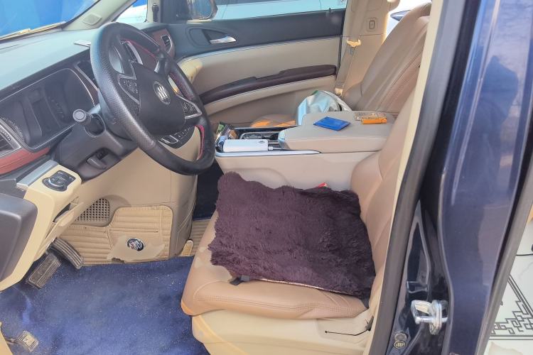 Used Buick GL8 2015 2.4L Luxury Business Premium Edition
