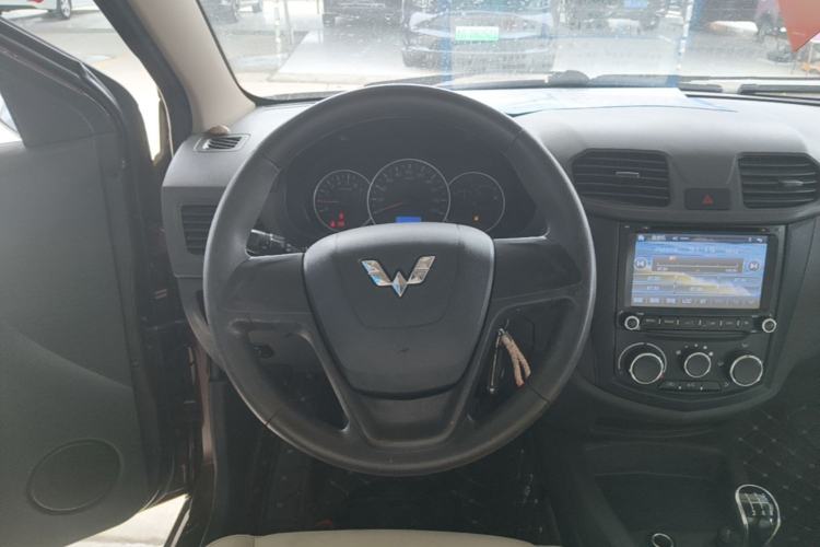 Used Wuling Hongguang 2014 1.5L S Standard Version