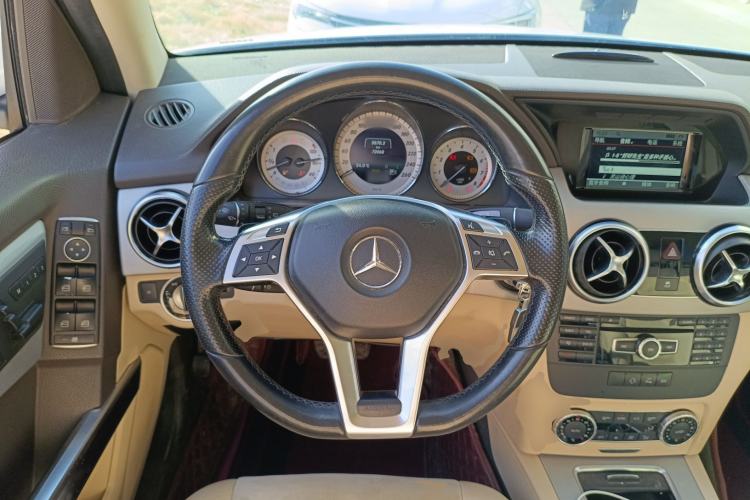 Used Mercedes-Benz GLK-Class 2015 GLK 260 4MATIC Dynamic Edition Ultimate Version
