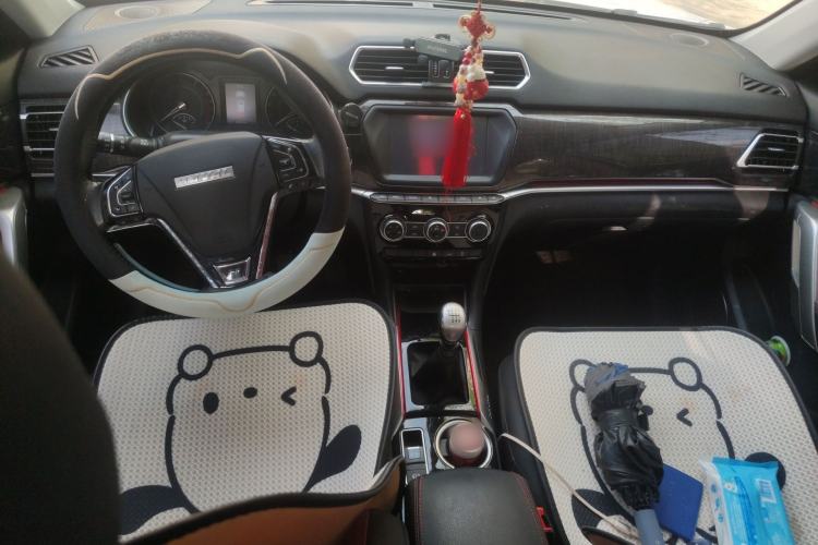 Used Haval H2 2017 Blue Label 1.5T Manual Two-Wheel Drive Luxury Model Center Console