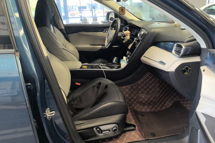 Used Lynk & Co 01 2017 2.0T Two-Wheel Drive Zhaopu Version Right Front Seat