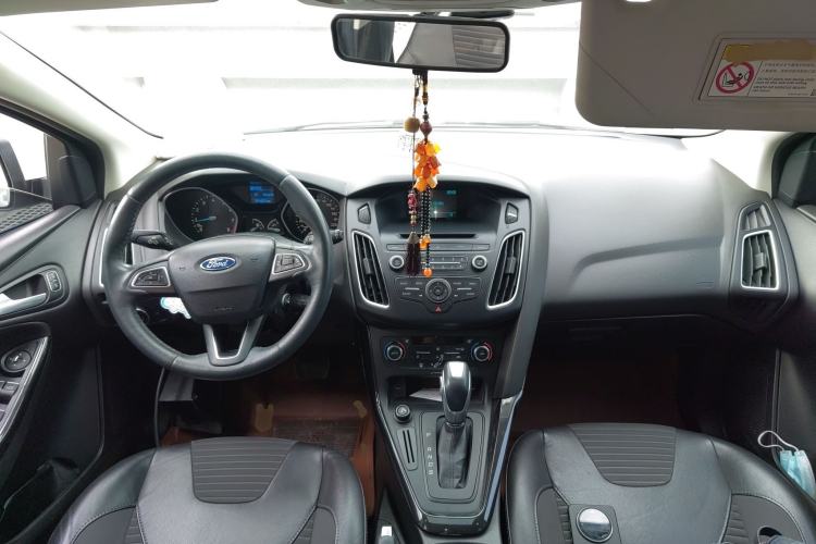 Used Ford Focus 2015 Hatchback 1.6L Automatic Fashion Edition Center Console