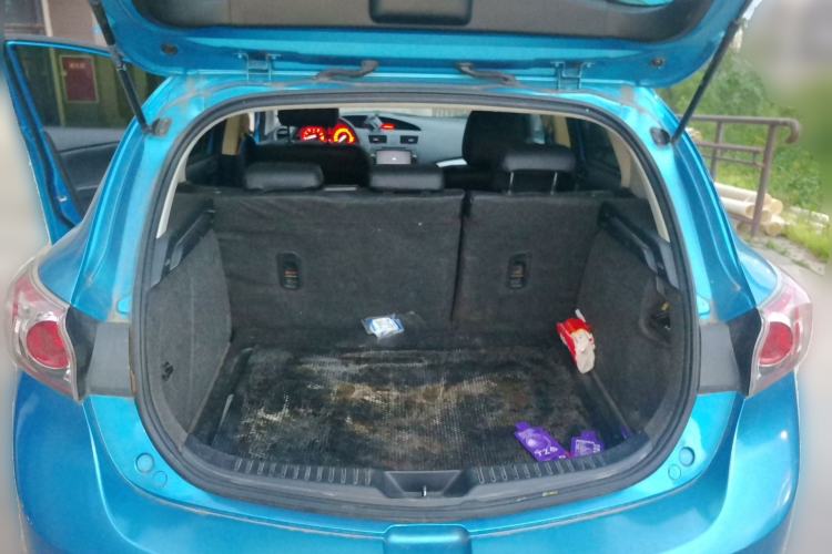 Used Mazda 3 2013 Hatchback 1.6L Automatic Elite Model Trunk