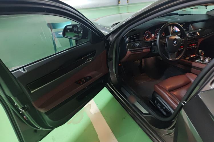 Used BMW 7 Series 2013 740Li Leading Model
