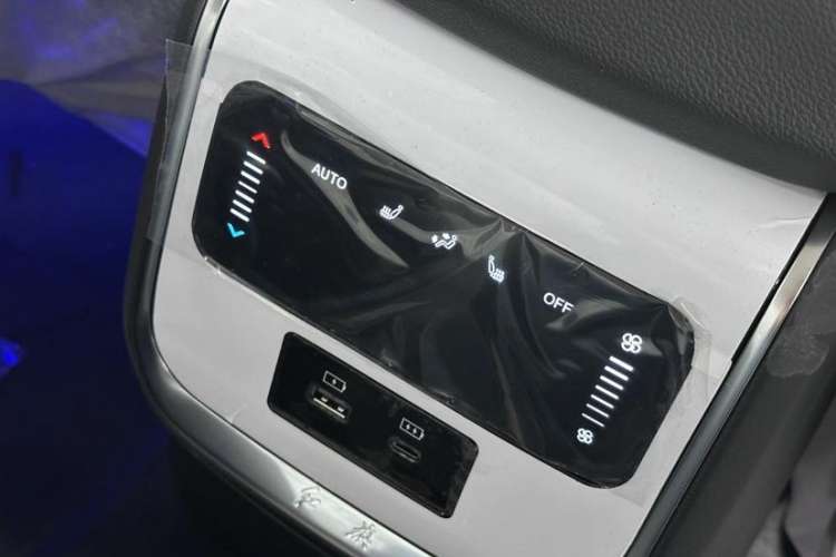 Used Hongqi HS7 2023 2.0T Automatic All-Wheel Drive Flagship Edition Six Seats
