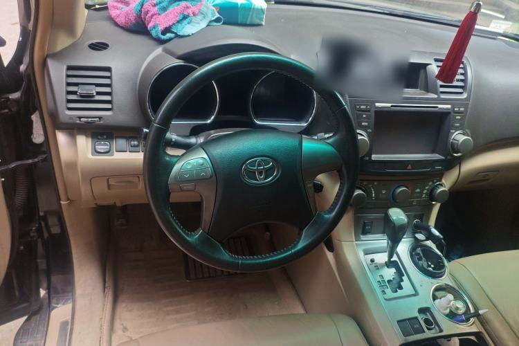 Used Toyota Highlander 2011 2.7L Two-Wheel Drive 5-Seater Sport Edition
