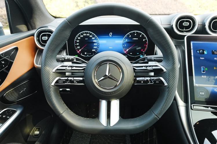 Used Mercedes-Benz GLC 2023 GLC 260 L 4MATIC Luxury Model 5 Seats
