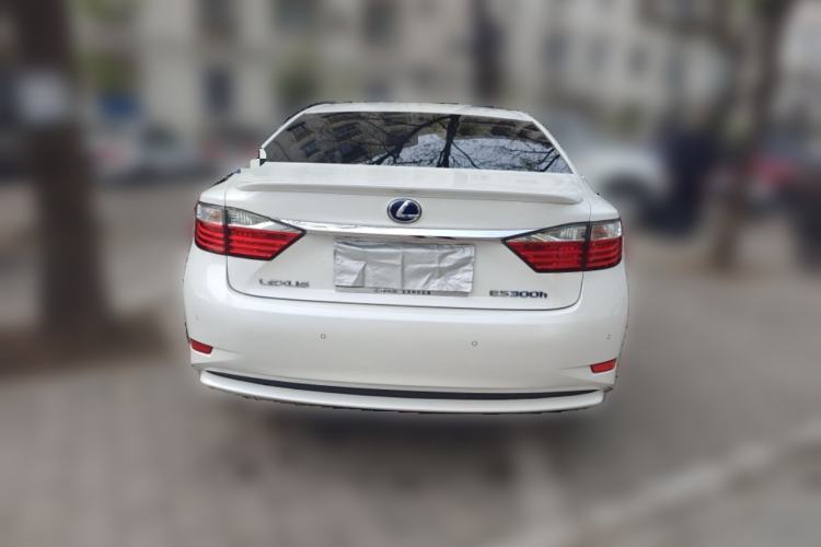 Used Lexus ES 2014 300h Elite Edition