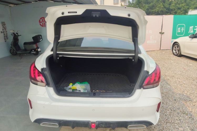 Used MG 5 2021 180 DVVT CVT Youth Luxury Edition
