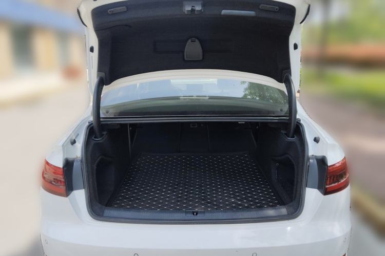 Used Audi A4L 2017 40 TFSI Ambition Edition Trunk