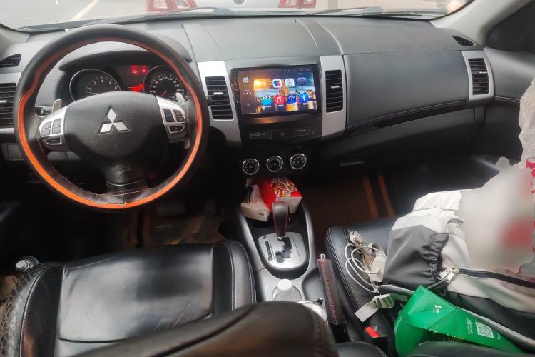 Used Mitsubishi Outlander 2011 Kijang 2.0 Urban Edition Center Console