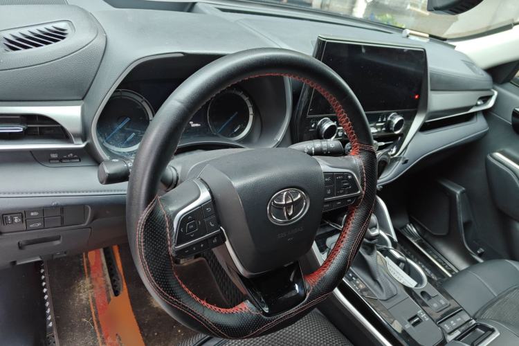 Used Toyota Highlander 2022 Dual-Engine 2.5L Four-Wheel Drive Prestige Version 7 Seats Steering Wheel