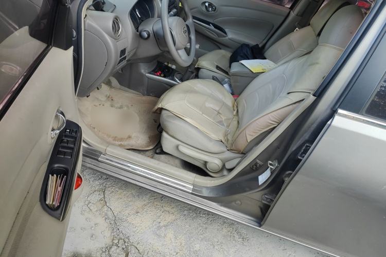 Used Nissan Sunny 2011 1.5XL Manual Deluxe Edition Driver Seat