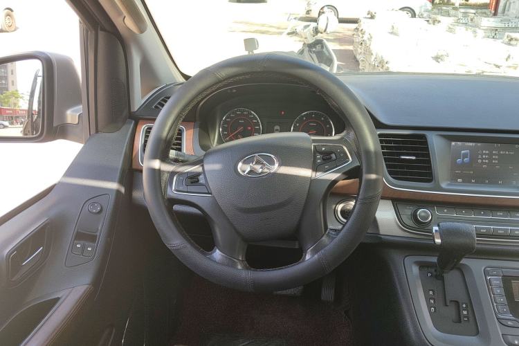 Used SAIC MAXUS G10 2014 2.0T Automatic Luxury Executive Edition