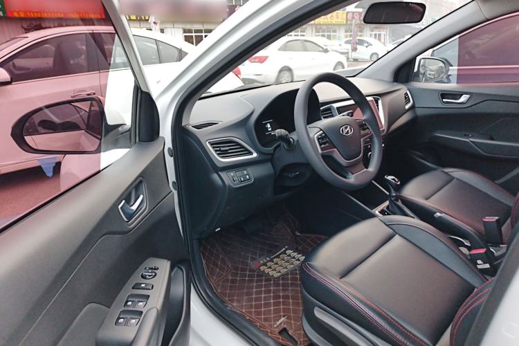 Used Hyundai Verna (new generation) 2020 1.4L CVT GLS Cool Edition Driver Seat