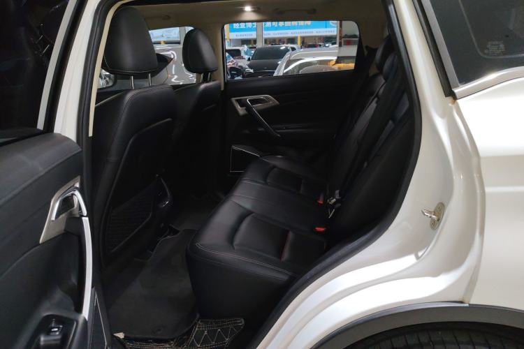 Used Geely Auto Emgrand X7 Sport 2020 1.8TD DCT Two-Wheel Drive Smart Connect 4G-Enabled Version
