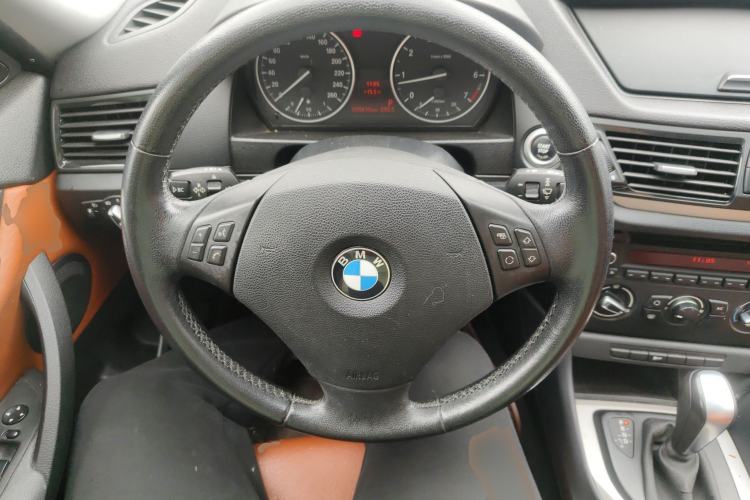Used BMW X1 2013 sDrive18i Fashion Model Steering Wheel