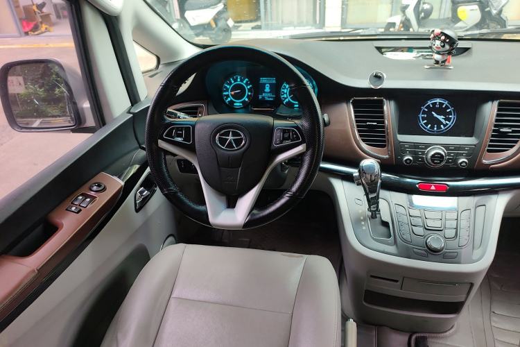 Used JAC Group Refine M5 2016 2.0T Gasoline Automatic Business Edition
