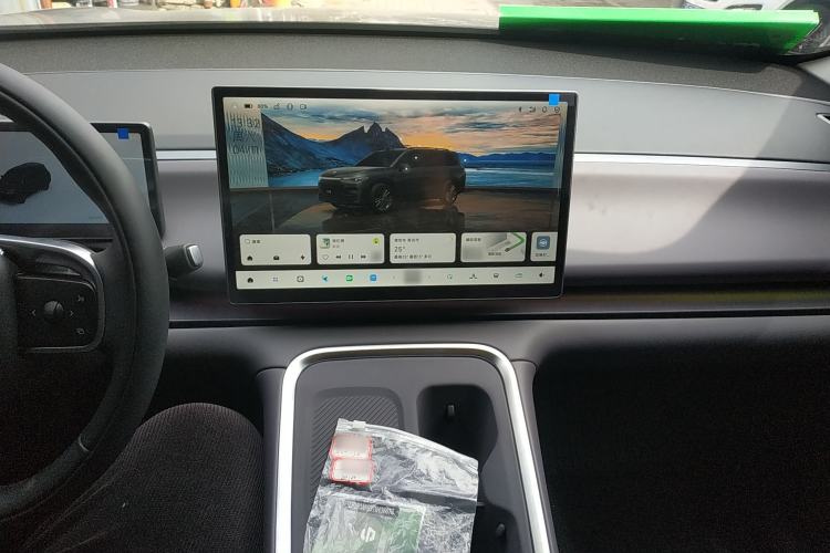 Used Leapmotor C16 2026 Extended-Range 280 LiDAR Zhizun Edition 5 Seats Center Console