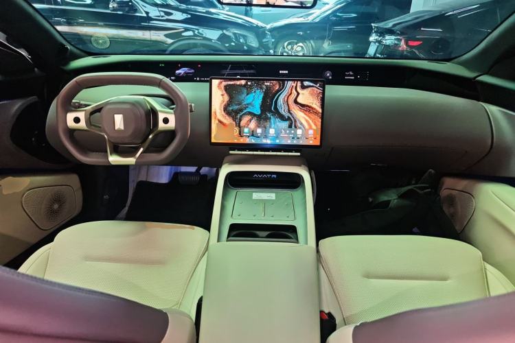 Used Avatr 12 2023 650 Three-Laser Four-Wheel Drive Performance Edition Center Console