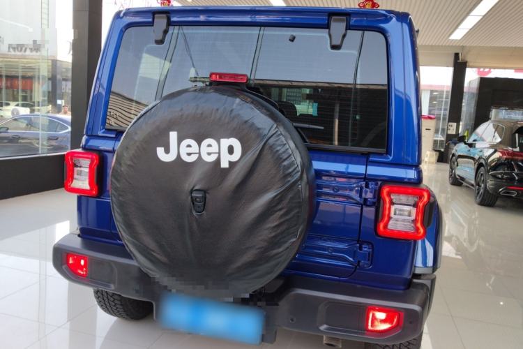 Used Jeep Wrangler 2019 2.0T Sahara Four-Door Brilliant Top Version China VI Emission Standard