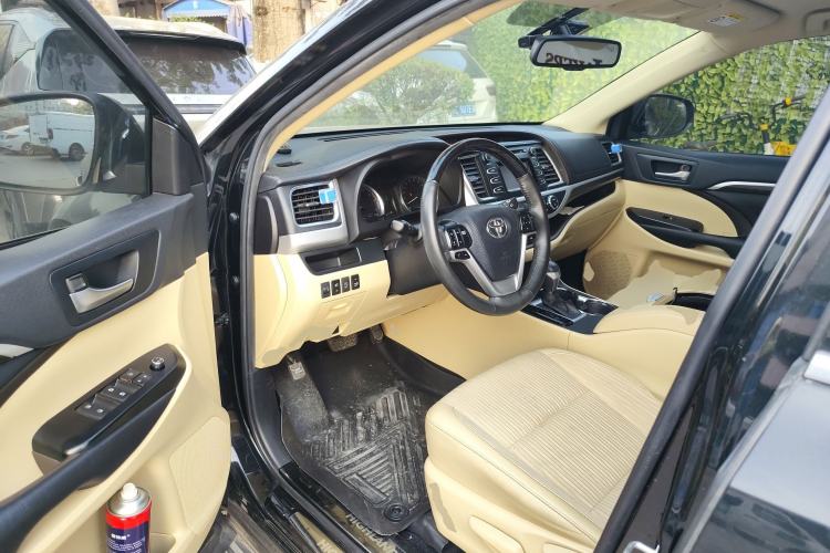 Used Toyota Highlander 2018 2.0T Two-Wheel Drive Elite Version 5 Seats China VI Standard
