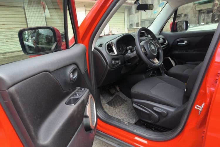 Used Jeep Renegade 2017 180T Automatic High-Energy Version
