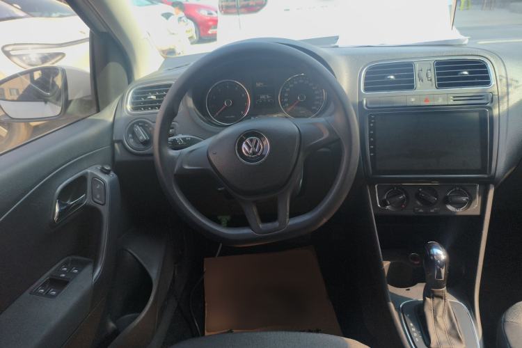 Used Volkswagen Polo 2014 1.4L Automatic Comfort Edition Steering Wheel