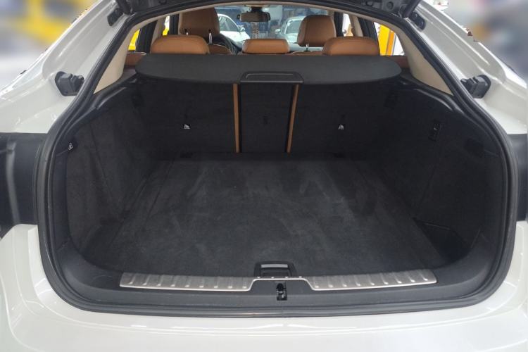 Used BMW X6 2015 xDrive28i Trunk