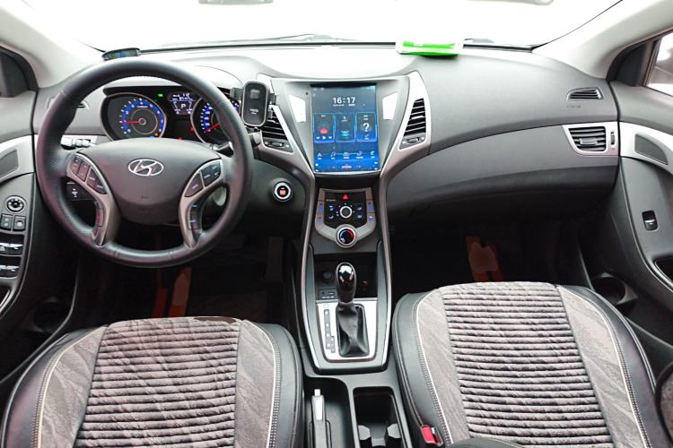 Used Hyundai Elantra (5th Generation / Langdong) 2016 1.6L Automatic Smart Version
