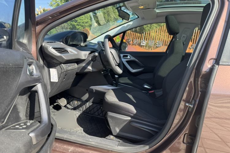 Used Peugeot 2008 2014 1.6L Automatic Fashion Edition