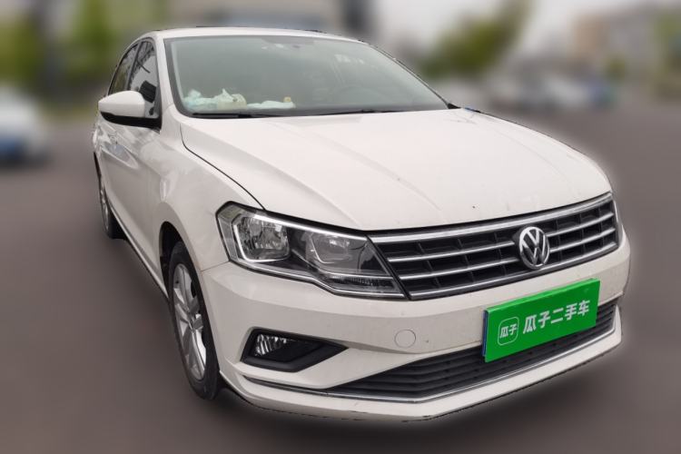 Used Volkswagen Jetta 2017 1.5L Manual Comfort Model Front Right 45 Deg