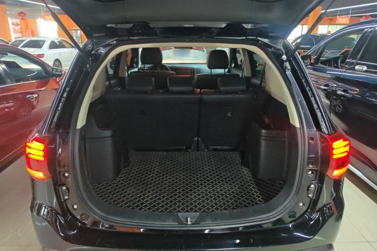 Used Mitsubishi Outlander 2017 2.0L Two-Wheel Drive Glory Edition 5 Seats