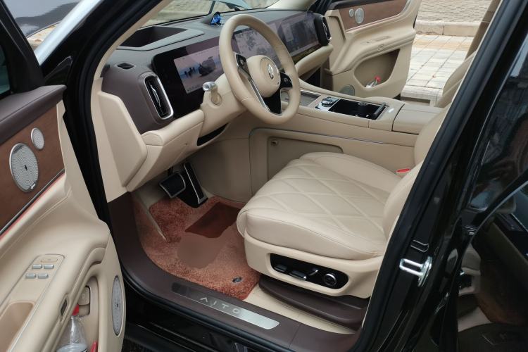 Used Hima AITO M9 2025 Extended-Range Max Version 52 kWh 6-Seater Edition Driver Seat