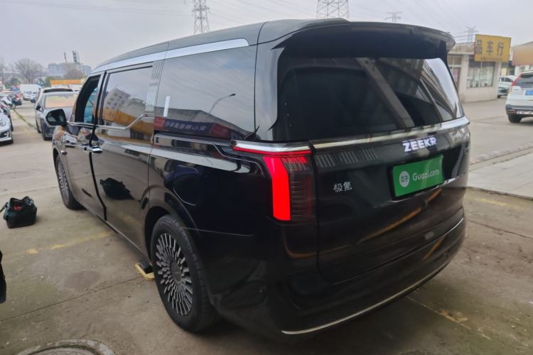 Used Zeekr 009 2024 7-Seater Walk-Through Version Four-Wheel Drive 108 kWh