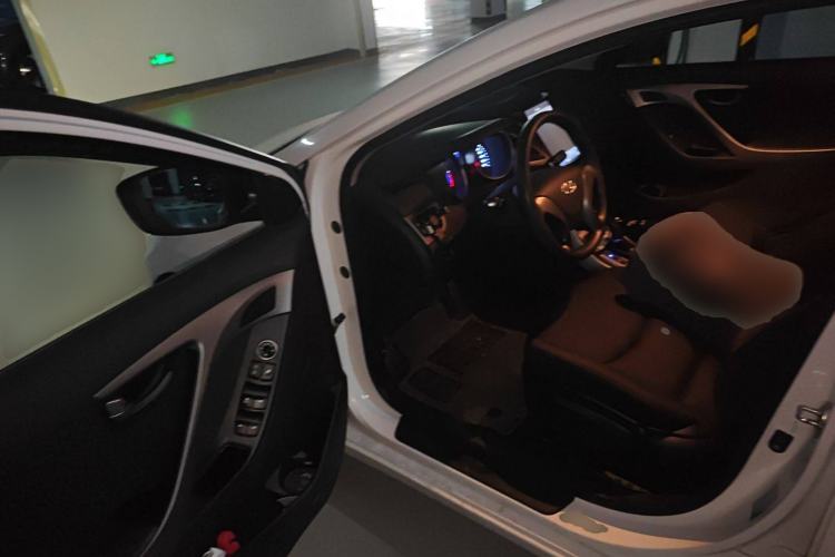 Used Hyundai Elantra (5th Generation / Langdong) 2016 1.6L Automatic Smart Version
