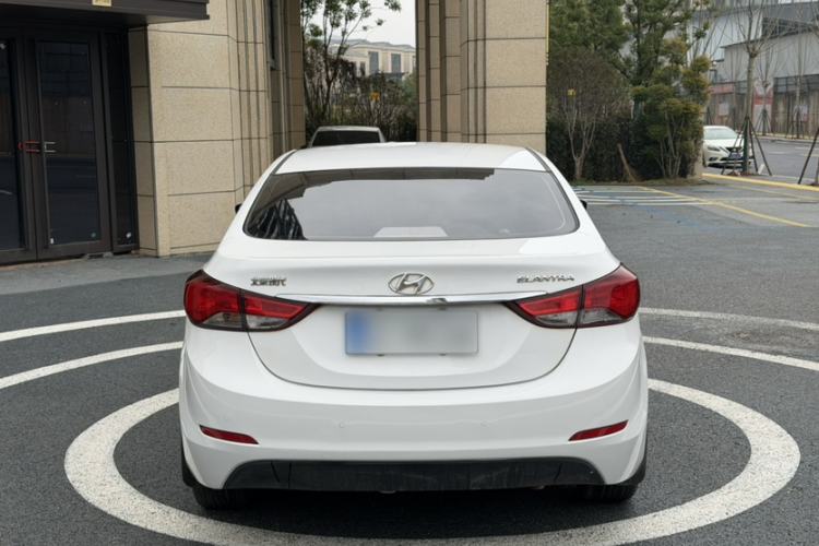 Used Hyundai Elantra (5th Generation / Langdong) 2016 1.6L Automatic Smart Version