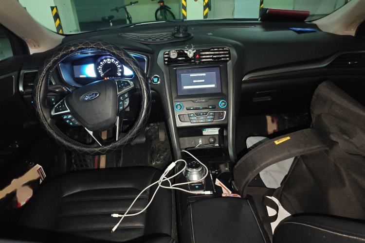 Used Ford Mondeo New Energy 2018 2.0 PHEV Smart-Controlled Fashion Edition China VI Standard Interior 2